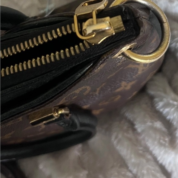 Louis Vuitton Black and Brown Monogram Tote - Picture 6 of 16